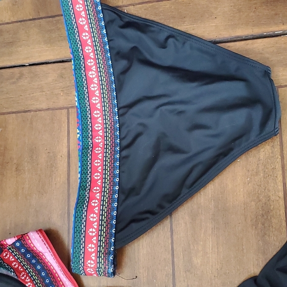 Two women's swimsuits - Picture 6 of 9